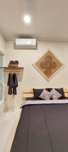 Summerfield Homestay and Cafe Room Type - Kamar Double Dengan Balkon SUMMERTWO
