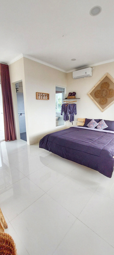 Bedroom 2, Summerfield Homestay and Cafe Pacitan, Pacitan