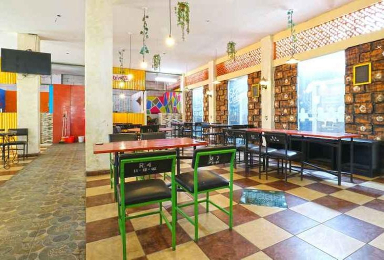 Food & Drinks 4, Pondok Eve Bandung, Bandung