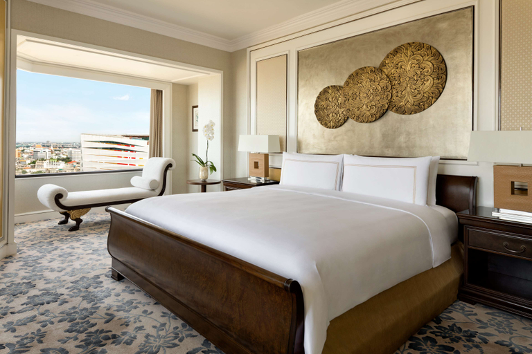 Bedroom 3, Shangri La Bangkok, Bang Rak