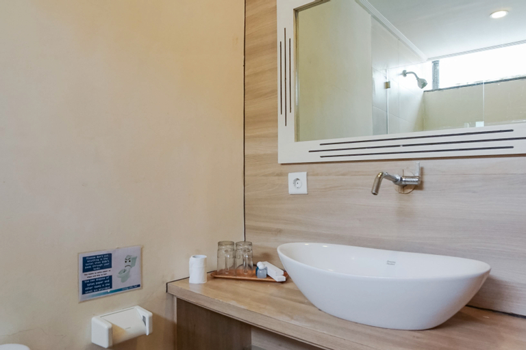 Bathroom 7