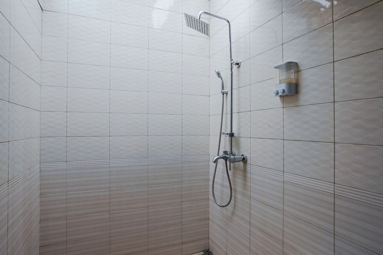 Bathroom 7