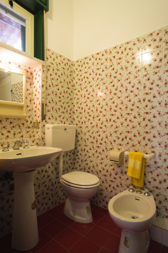 Bathroom 4, Villa Teti, Palermo