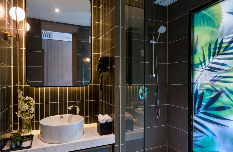 Bathroom 9