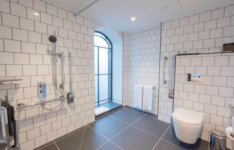 Bathroom 4, The Wesley - Camden Town, London