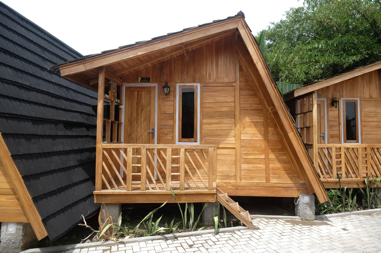 Exterior & Views 26