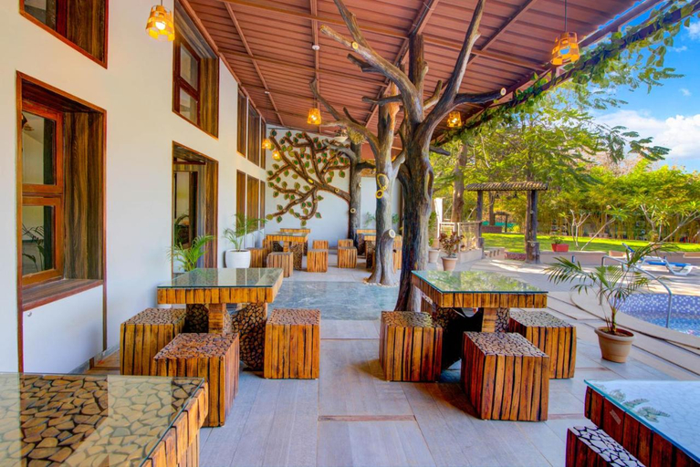 Food & Drinks 5, Club Mahindra Netrang, Bharuch