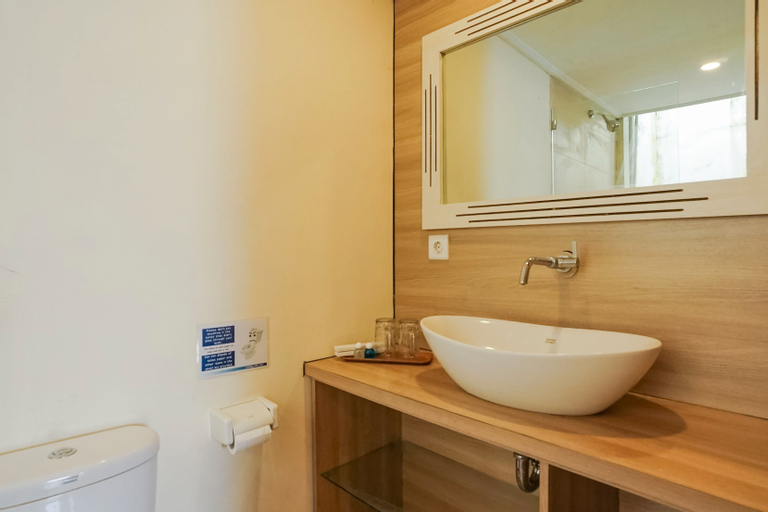 Bathroom 15