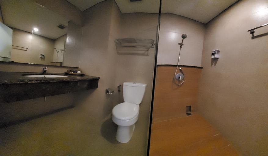 Bathroom 11
