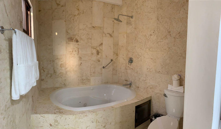 Bathroom 4, Real Hispano, Valladolid