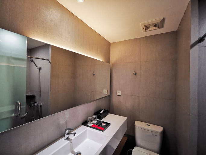 Bathroom 17
