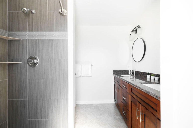 Bathroom 4, Fun In The Sun by Casago, Maricopa