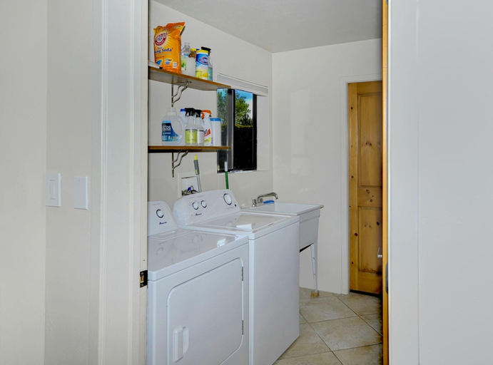 Bathroom 4, Chimney Rock Escape by Casago, Yavapai