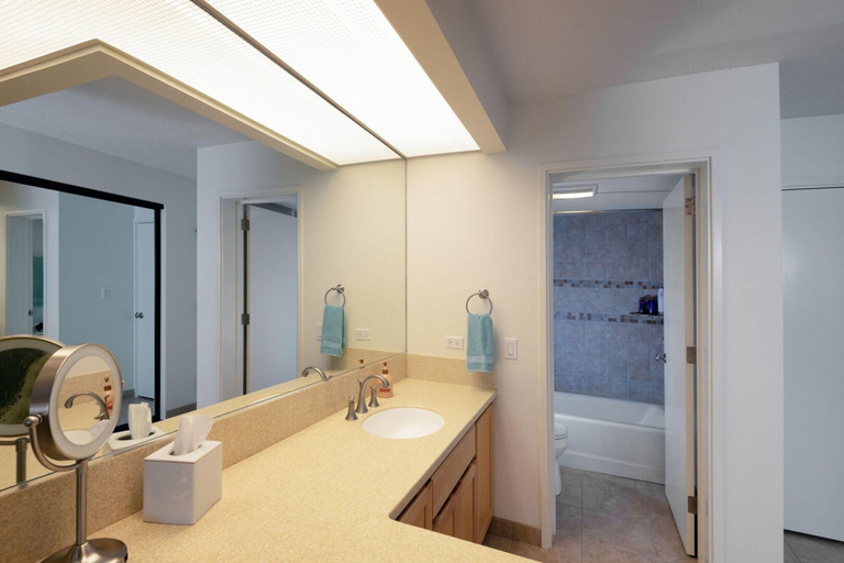Bathroom 5, Kona By the Sea by Kona Now, Hawaii