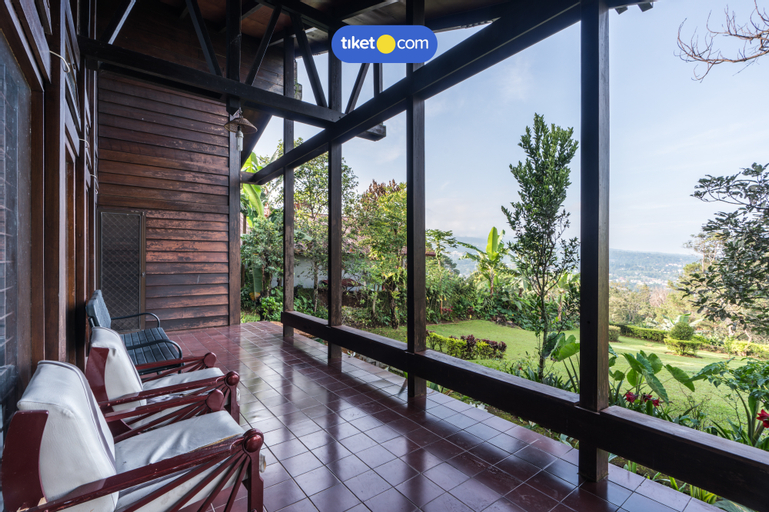 Exterior & Views 2, Villa Yaputra Puncak 4BR 10-persons, Bogor