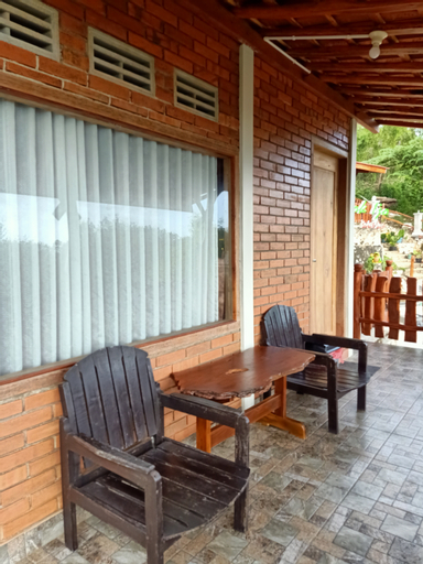 Exterior & Views 10