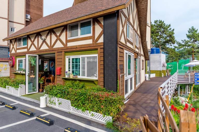 Tongyeong iris pension, Tongyeong