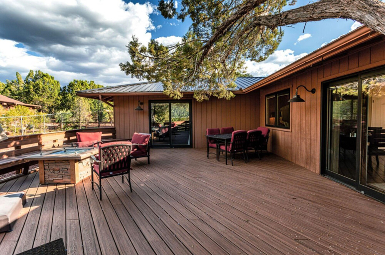 Food & Drinks, Lynx Landing by Casago, Coconino