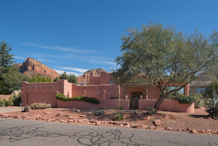 Indian Cliffs Retreat by Casago, Yavapai