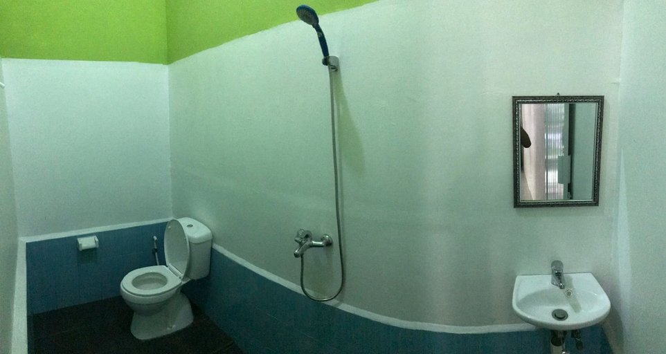 Bathroom 5, The Cheap & Cozy Canggu, Badung