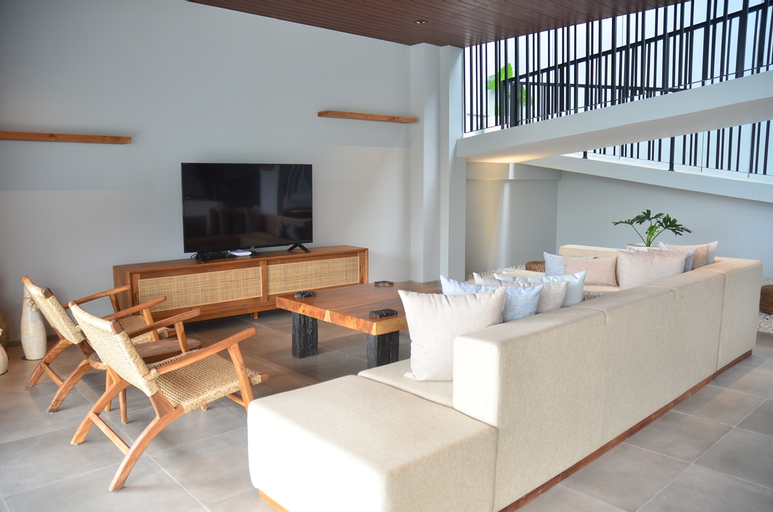 Others 5, Green Hill Mountain City View Villa 8 bedrooms with a private heated swimming pool and a movie room, Bandung
