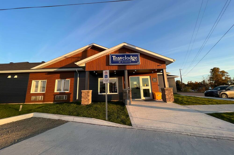 Exterior & Views 1, Travelodge by Wyndham Marathon, Thunder Bay