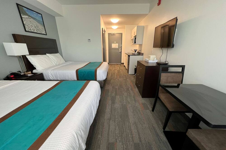 Bedroom 3, Travelodge by Wyndham Marathon, Thunder Bay