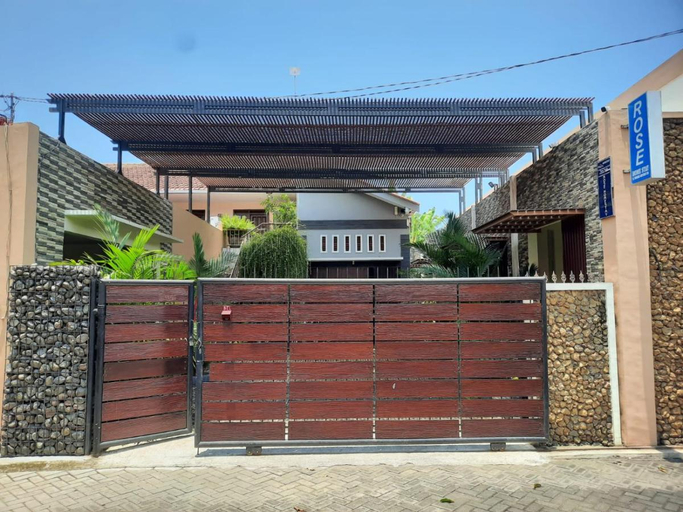 Exterior & Views 1, Rose Homestay Banyuwangi, Banyuwangi