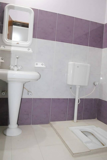 Bathroom, New Premier Hotel, Bahawalpur