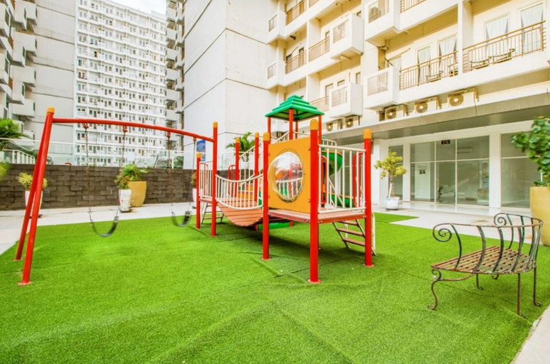 Family & Kids 4, Cozy Studio at Sentul Tower Apartment Bogor by Risqiawan, Bogor