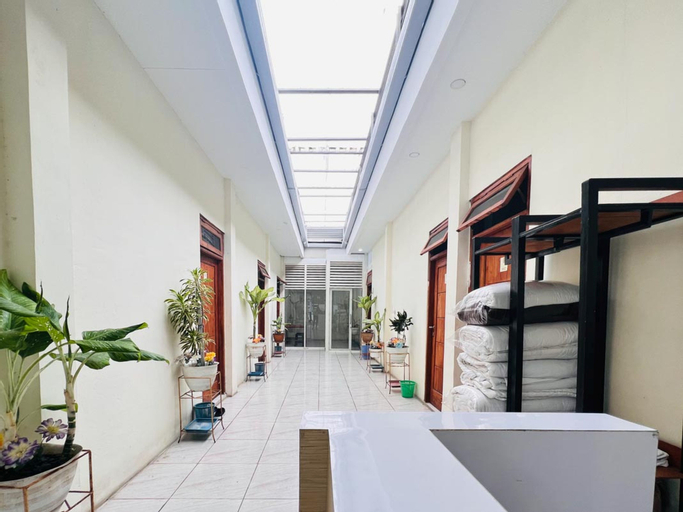 Exterior & Views 5, RedDoorz near Alun Alun Sidoarjo, Sidoarjo