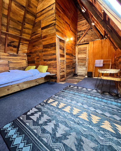 Bedroom 5, Glamping di Gunung Bangku, Bandung