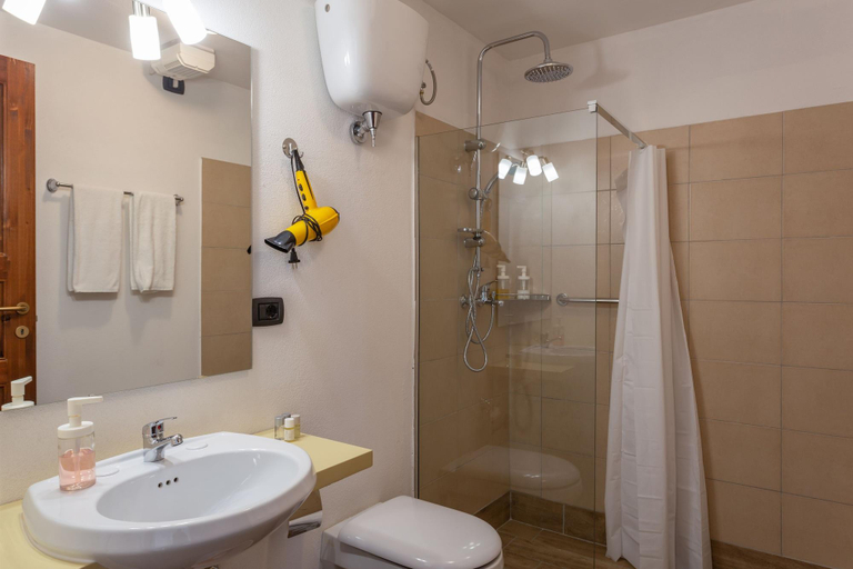 Bathroom 3, Gh Borgo Pulciano Agriturismo, Perugia