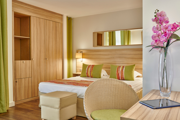 Bedroom 4, Hotel Delcloy Vacances Bleues, Alpes-Maritimes