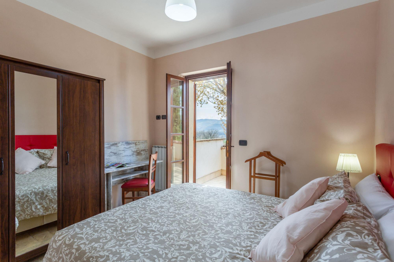 Bedroom 2, Gh Borgo Pulciano Agriturismo, Perugia