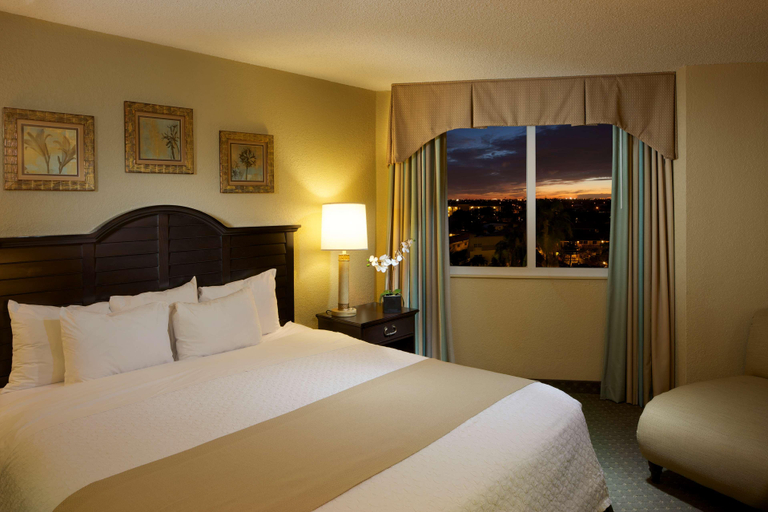 Bedroom 3, Embassy Suites by Hilton Deerfield Beach Resort & Spa, Broward