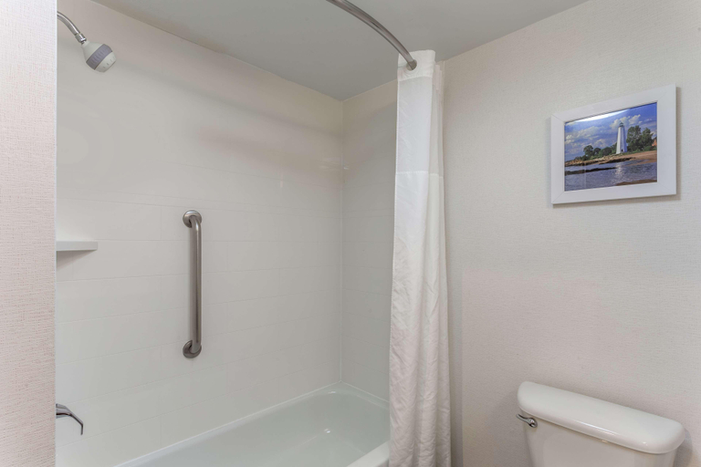 Bathroom 4, Hampton Inn Groton, New London