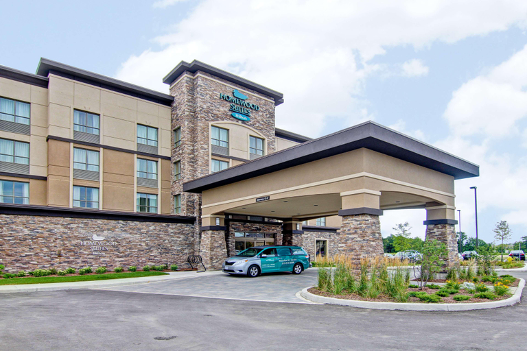 Exterior & Views
