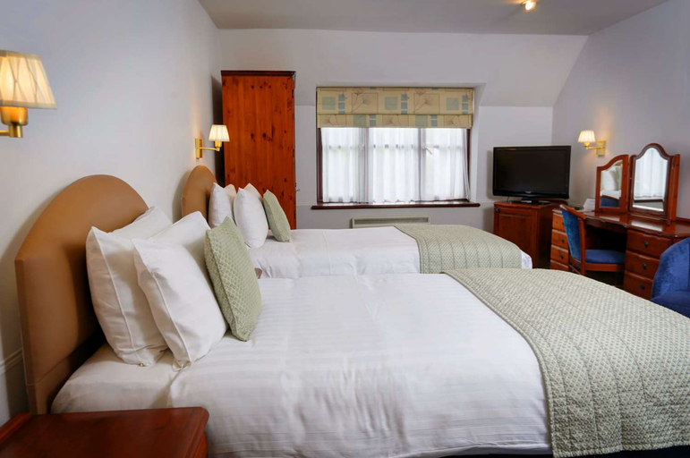 Bedroom 2, The Tollgate, West Sussex