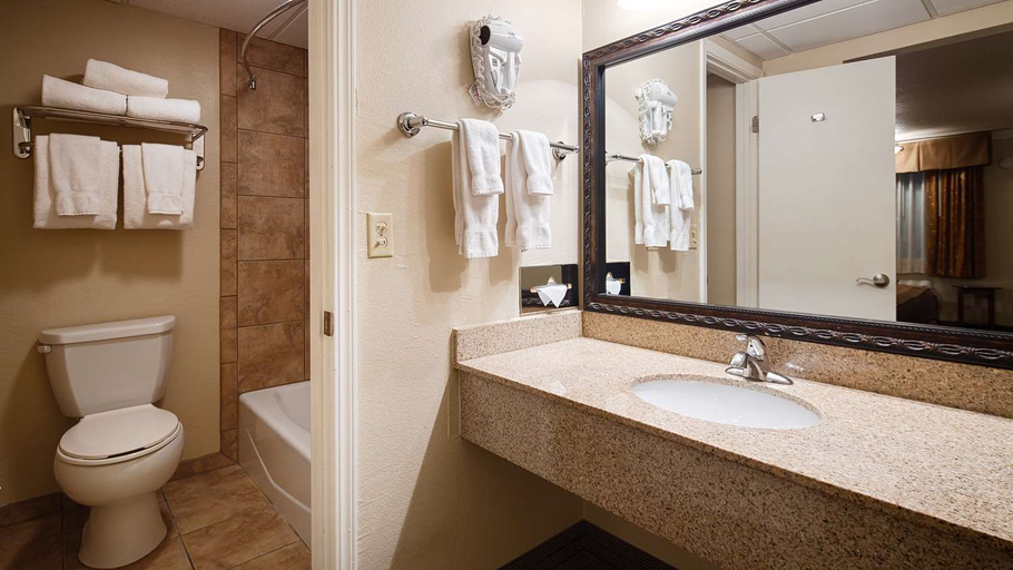 Bathroom 4, Baymont by Wyndham McAlester Hwy 69, Pittsburg