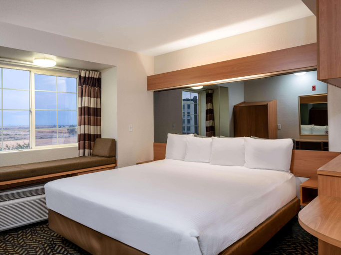 Bedroom 3, Microtel Inn & Suites By Wyndham Salt Lake City A, Salt Lake