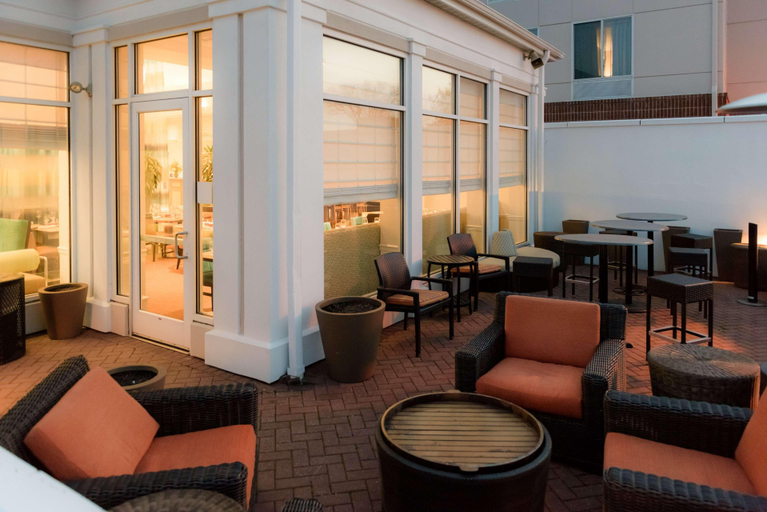 Public Area 2, Hilton Garden Inn Kennett Square, Chester