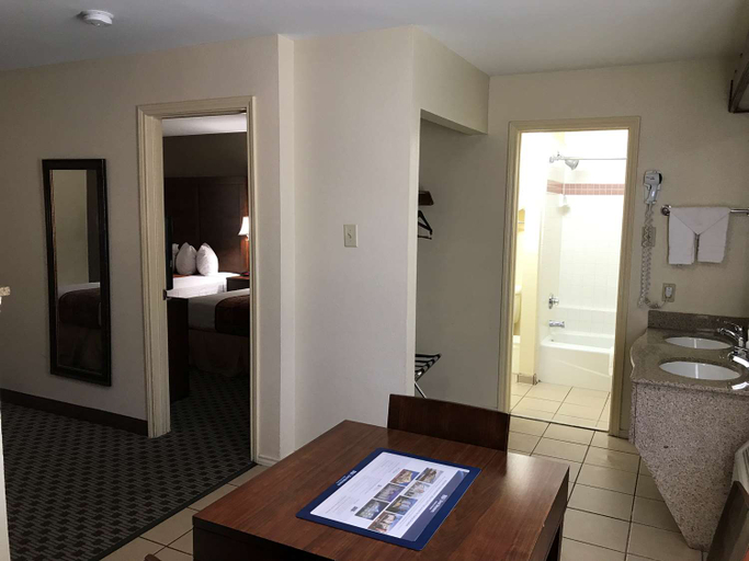 Bathroom 4, Best Western near Lackland AFB/SeaWorld, Bexar