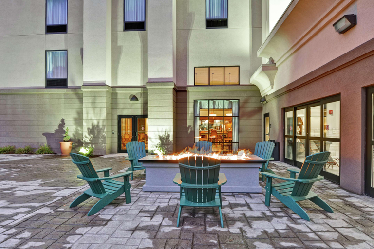 Exterior & Views 2, Hampton Inn and Suites New Hartford/Utica, Oneida