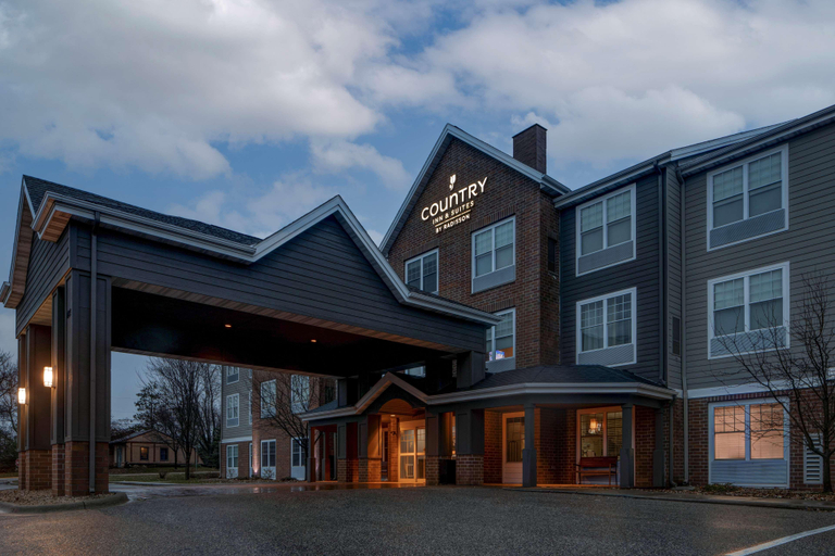 Exterior & Views 5, Country Inn & Suites by Radisson, Red Wing, MN, Goodhue