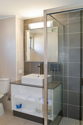 Bathroom 4, Zebra Motel, Coffs Harbour - Pt A