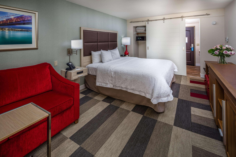 Bedroom 3, Hampton Inn San Francisco-Airport, San Mateo