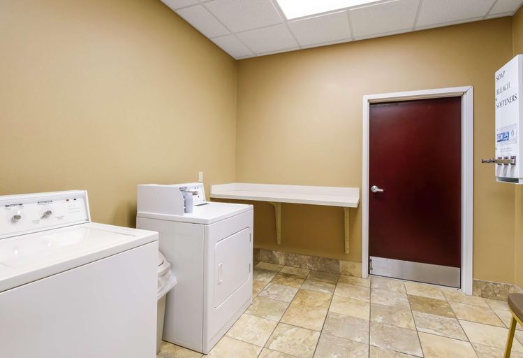Bathroom 5, Hampton Inn Galax, Galax