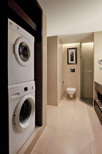 Bathroom 5, DoubleTree by Hilton Bangalore Outer Ring Road, Bangalore