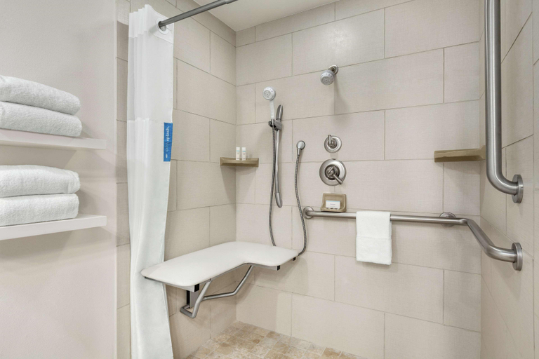 Bathroom 4, Hampton Inn Oklahoma City-I-40 E. (Tinker Air Forc, Oklahoma